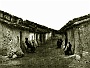 quartiere povero donne al lavoro
